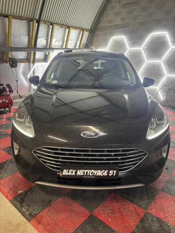 nettoyage intérieur complet et extérieur d'un véhicule SUV à Reims, Reims, Alex Nettoyage 51