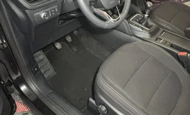 nettoyage intérieur complet et extérieur d'un véhicule SUV à Reims, Reims, Alex Nettoyage 51
