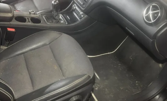 nettoyage intérieur complet d'un véhicule Mercedes Class A à Reims, Reims, Alex Nettoyage 51