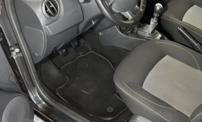 nettoyage intérieur complet et extérieur d'un véhicule SUV à Reims, Reims, Alex Nettoyage 51