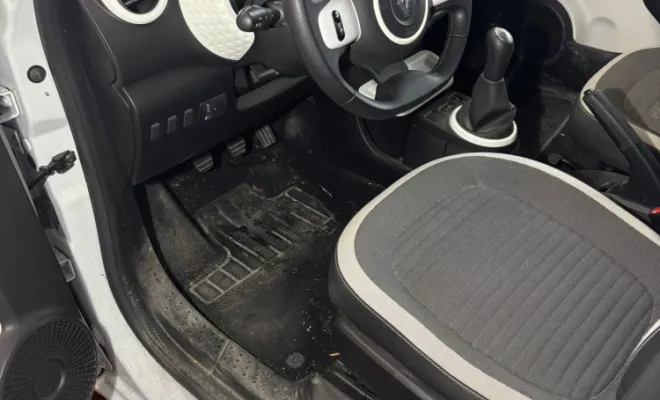 nettoyage intérieur complet et extérieur d'un véhicule à Reims, Reims, Alex Nettoyage 51