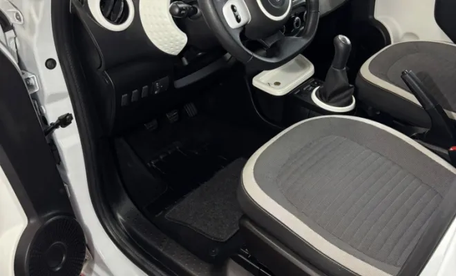 nettoyage intérieur complet et extérieur d'un véhicule à Reims, Reims, Alex Nettoyage 51