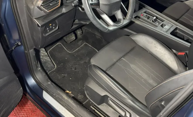 nettoyage intérieur et extérieur d'un véhicule à Reims, Reims, Alex Nettoyage 51