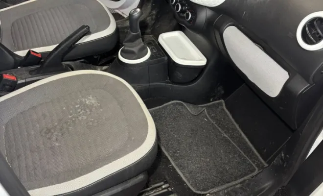 nettoyage intérieur complet et extérieur d'un véhicule à Reims, Reims, Alex Nettoyage 51