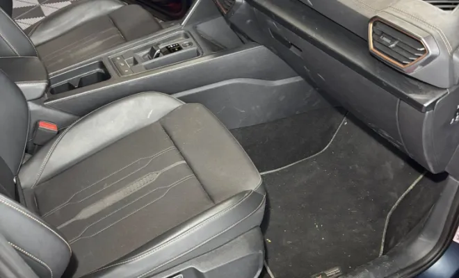 nettoyage intérieur et extérieur d'un véhicule à Reims, Reims, Alex Nettoyage 51