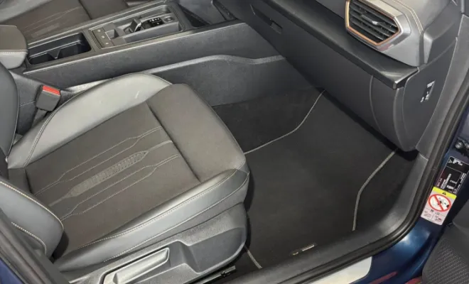 nettoyage intérieur et extérieur d'un véhicule à Reims, Reims, Alex Nettoyage 51